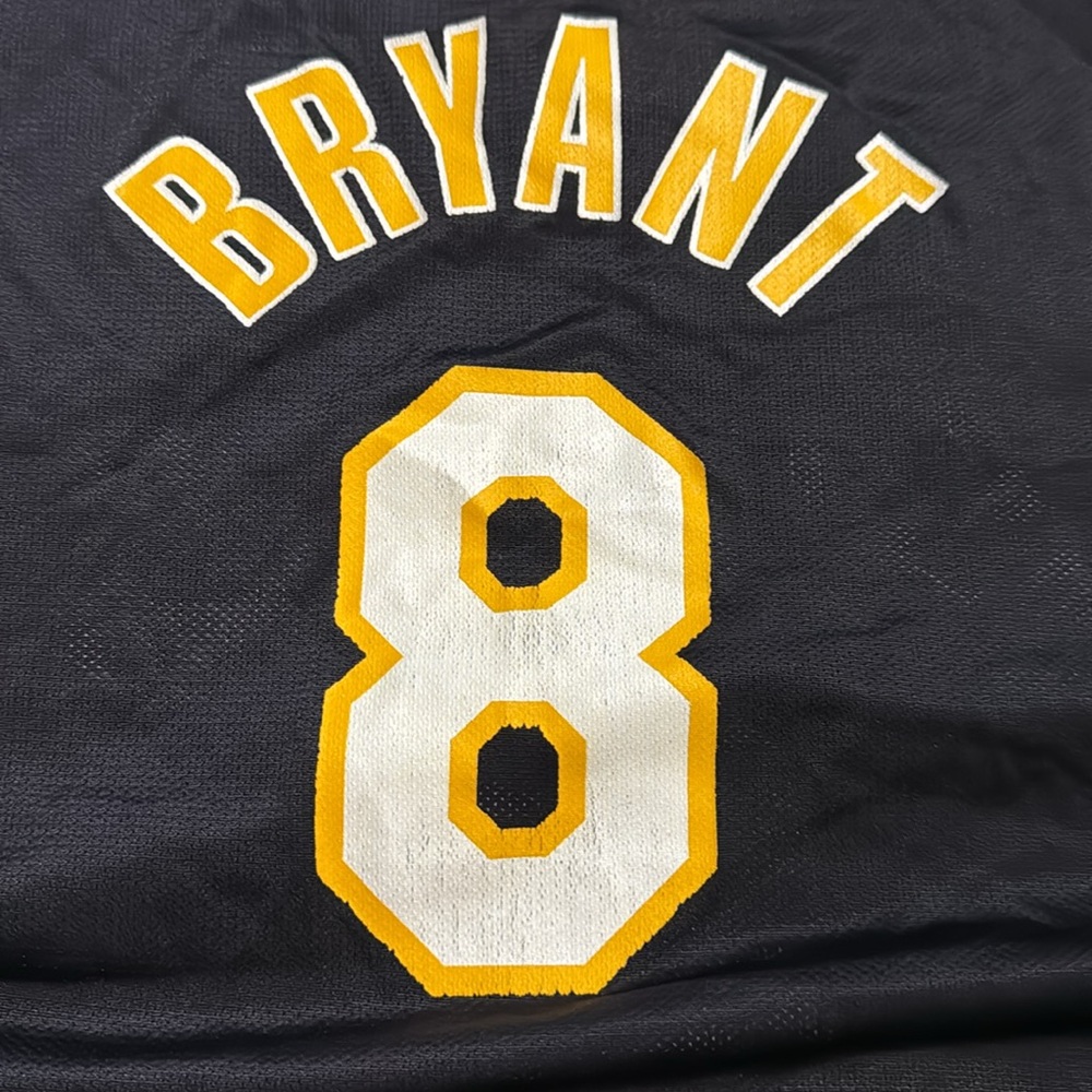 Vintage Kobe Bryant 8 Los Angeles Lakers NBA Jersey Champion Black Yellow-XL - Picture 11 of 11